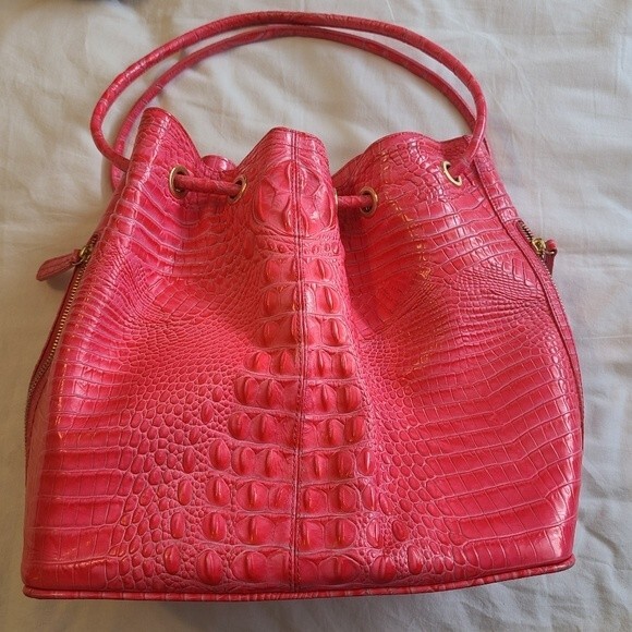 Brahmin hot pink croc bucket purse - Picture 4 of 11